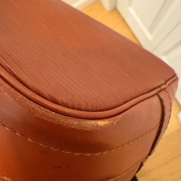 Louis Vuitton Brown Epi Bucket Bag - Picture 15 of 16